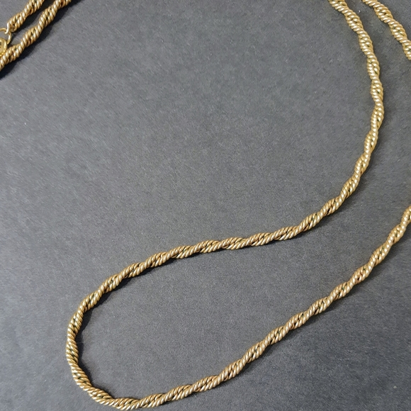 Gold-toned Vintage Twisted Rope Chain Necklace 18" - Picture 4 of 4
